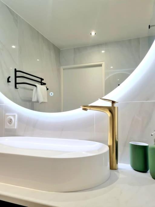 *New* Celeste Appart 6 Pax 5 Min Disney เซร์ริส ภายนอก รูปภาพ